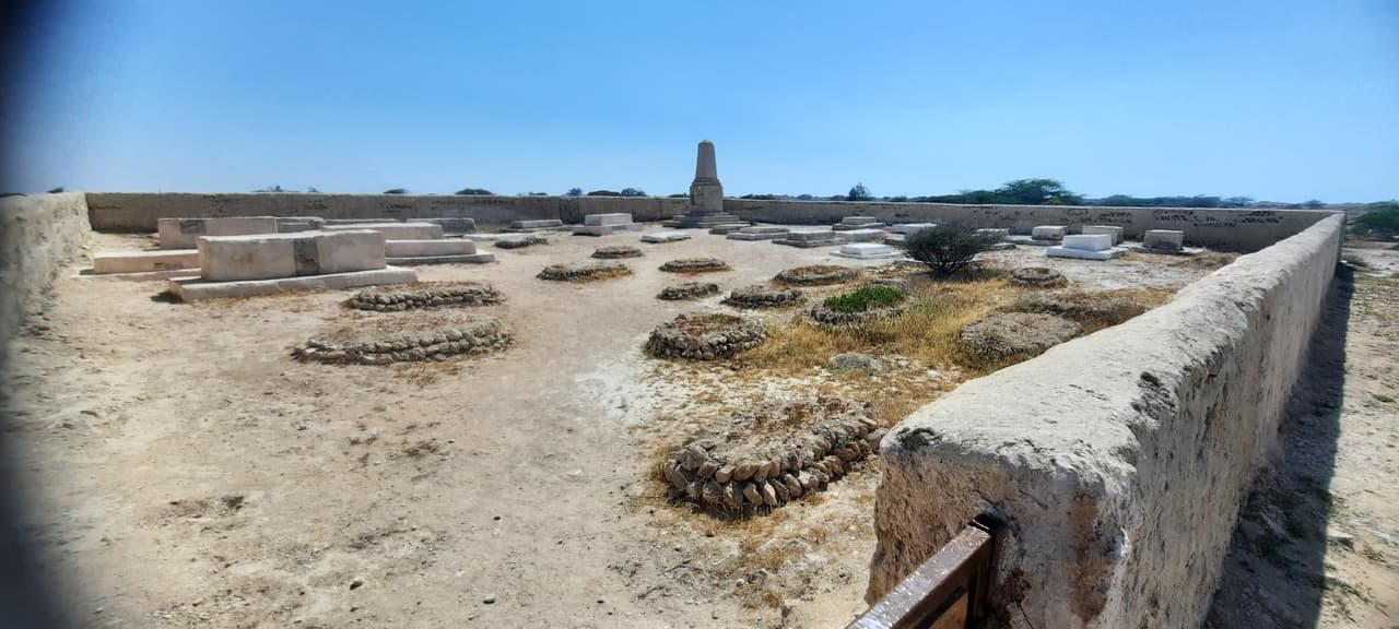 قبرستان انگلیسی‌ها در قشم | رازهای دوران استعمار